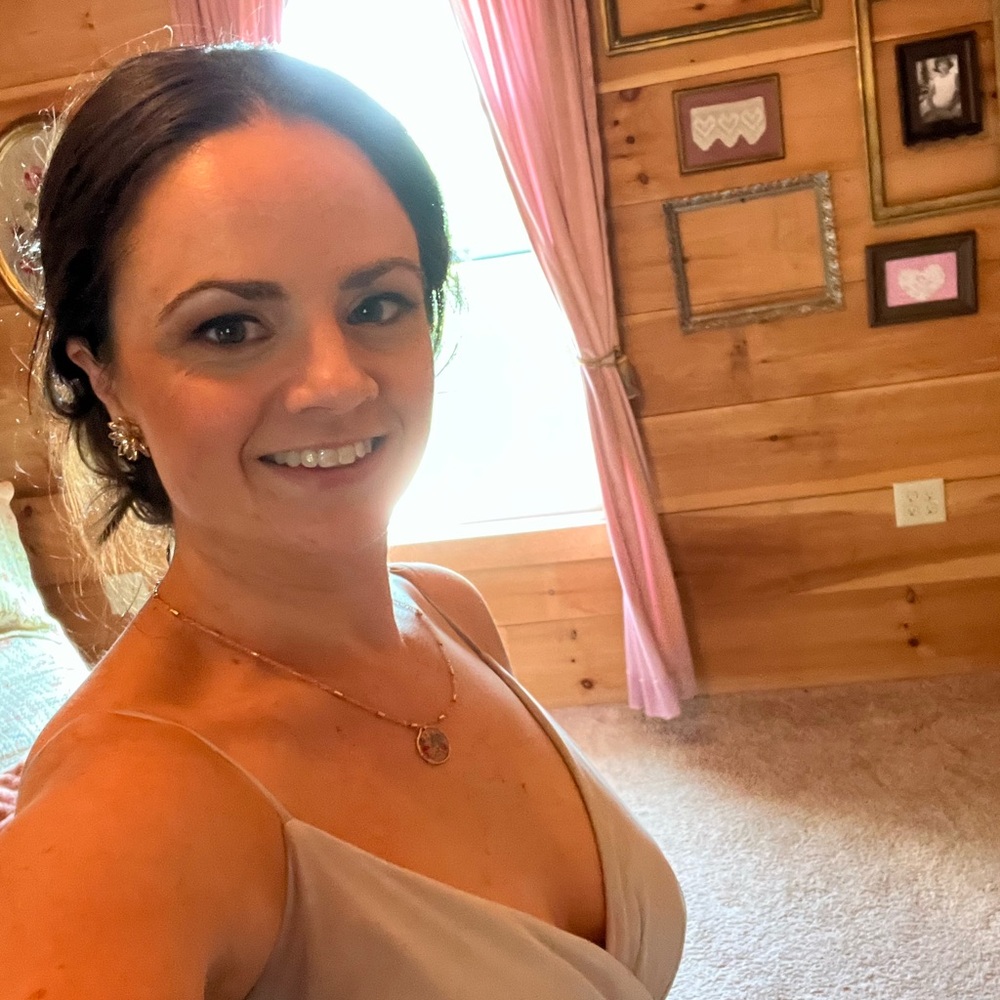 Meet your Posher, Caitlin